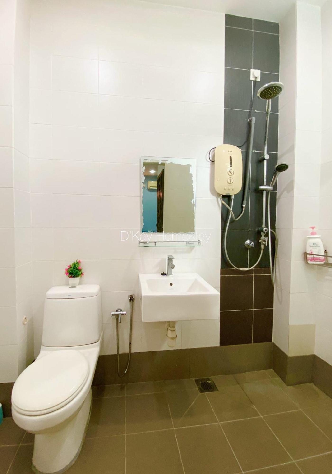4 Bedrooms Homestay, Fully Aircond In Sendayan By D'Kay Homes I 10-15 Pax Seremban Exterior foto